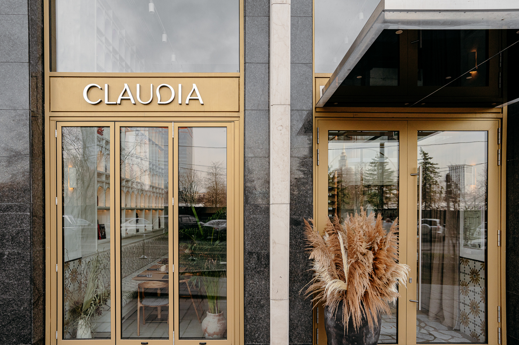 CLAUDIA